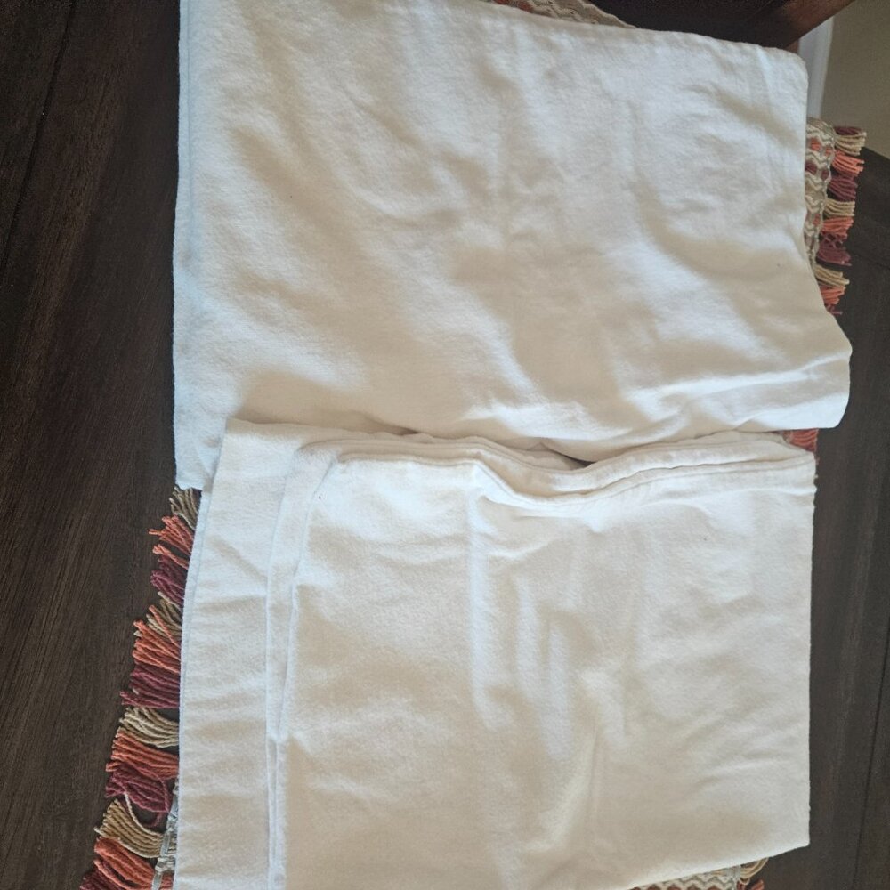 Lands End Cotton Flannel Pillowcases - Picture 4 of 5